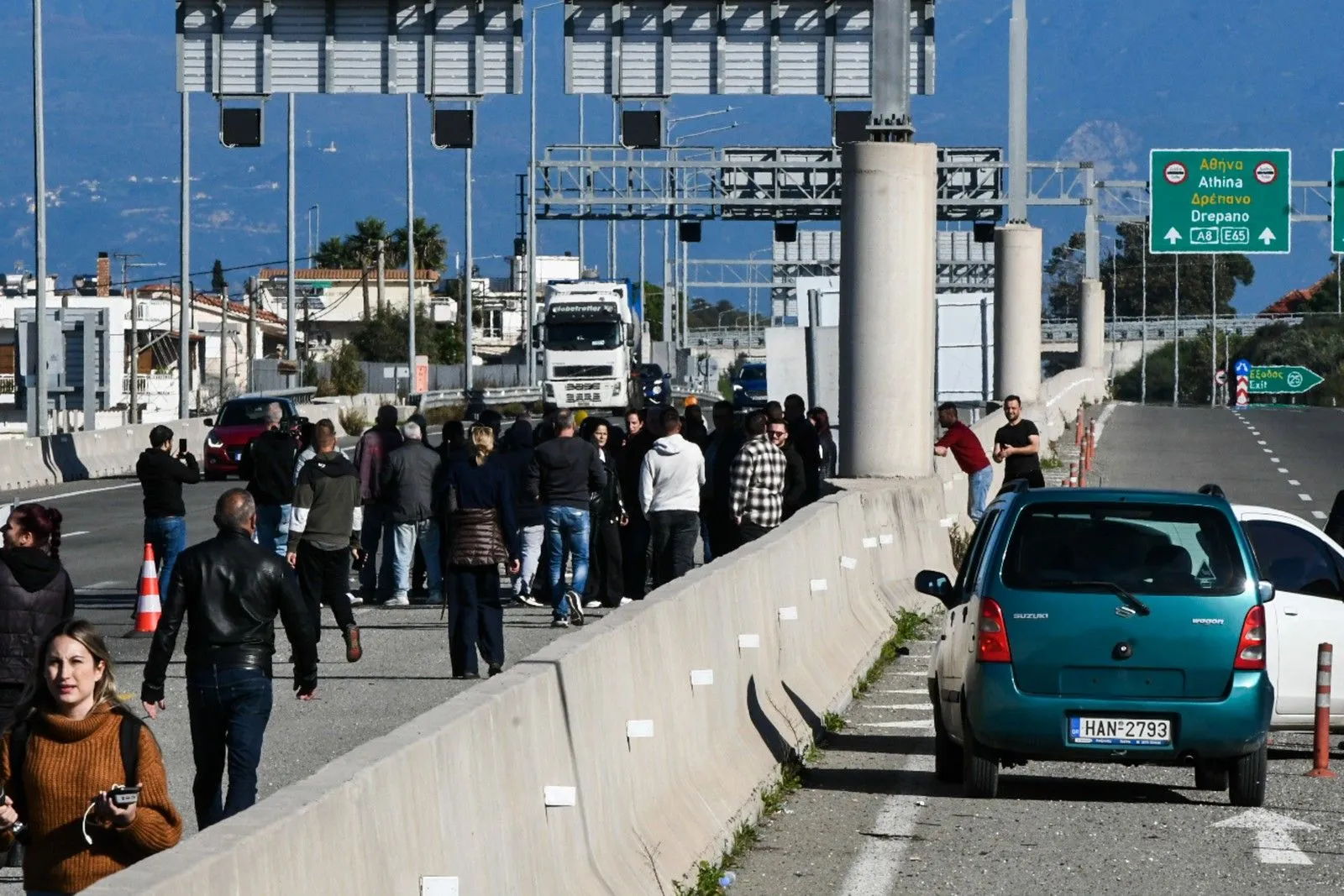 Αγρότες και κτηνοτρόφοι από την Αχαΐα στην γέφυρα Ρίου - Αντιρρίου