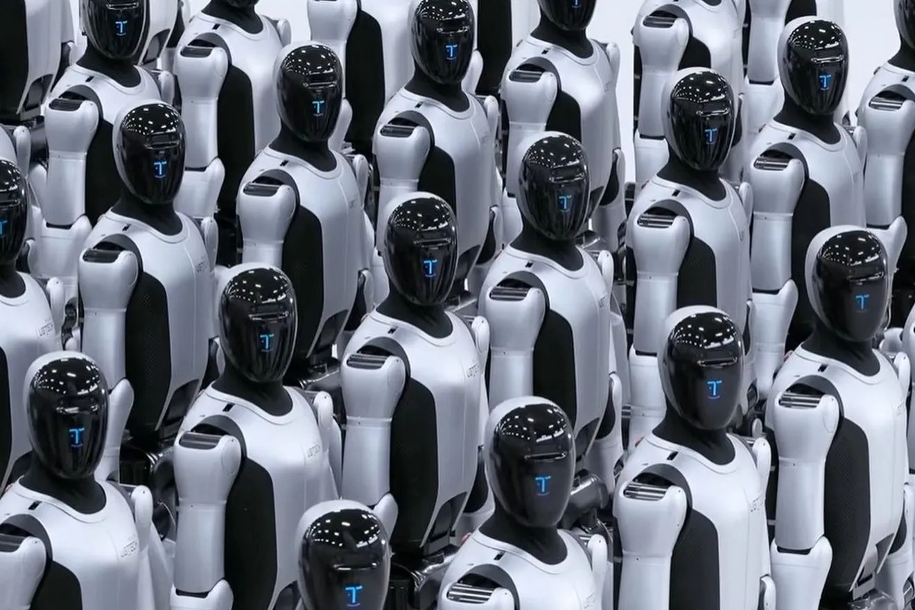 Tο δυστοπικό μέλλον είναι εδώ: Στρατός ρομπότ παρελαύνει σε εργοστάσιο της Κίνας