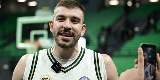 Παναθηναϊκός AKTOR – Πανιώνιος 110-66: Ο μυθικός Ρογκαβόπουλος κέρασε 40άρα την ομάδα της Νέας Σμύρνης