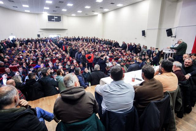 Πανελλαδική σύσκεψη αγροτών στη Νίκαια Λάρισας