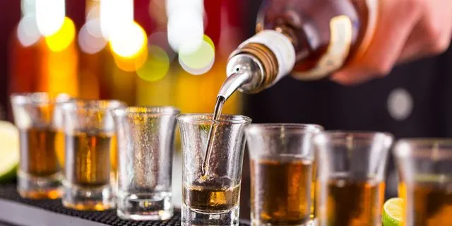 Νέες έφοδοι σε νυχτερινό κέντρο για είσοδο και χορήγηση αλκοόλ σε ανήλικους