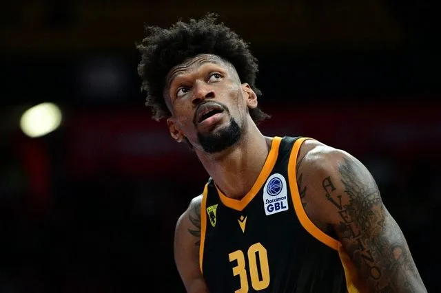 Σαμπουντζούογλου: “Ο Κρις Σίλβα απέρριψε Μπαρτσελόνα και Παρτίζαν και συμφώνησε με την Φενέρμπαχτσε”