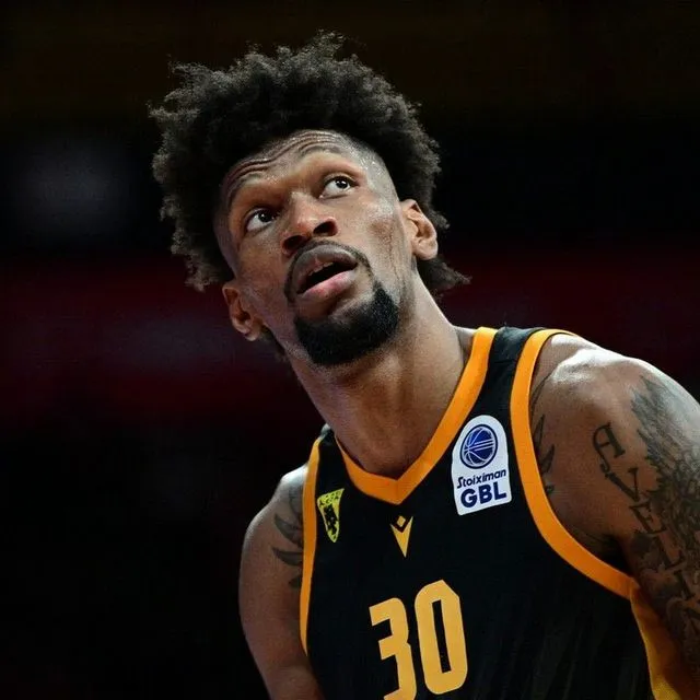 ΑΕΚ: Ο Κρις Σίλβα ενημέρωσε πως φεύγει από την Ένωση