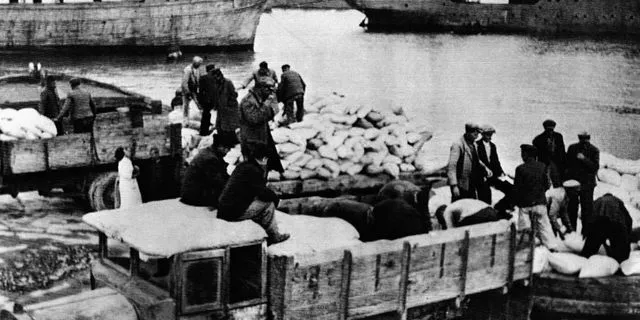 Πλοία με τρόφιμα στην κατοχική Αθήνα