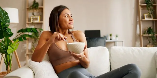 Πώς θα κάψετε 500 θερμίδες χωρίς να κουνήσετε δαχτυλάκι