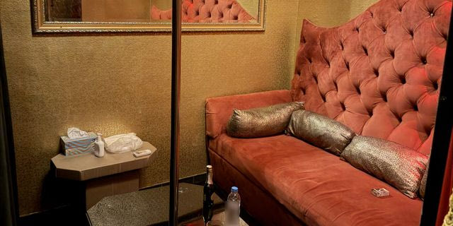 Έφοδος και συλλήψεις σε νυχτερινά κέντρα στη Συγγρού, όπου προήγαγαν γυναίκες στην πορνεία