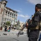 Επίθεση στη Συρία: Τι λέει η Δαμασκός για τον δράστη – Με αντίποινα απειλούν οι ΗΠΑ