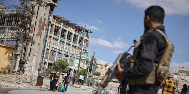 Επίθεση στη Συρία: Τι λέει η Δαμασκός για τον δράστη – Με αντίποινα απειλούν οι ΗΠΑ