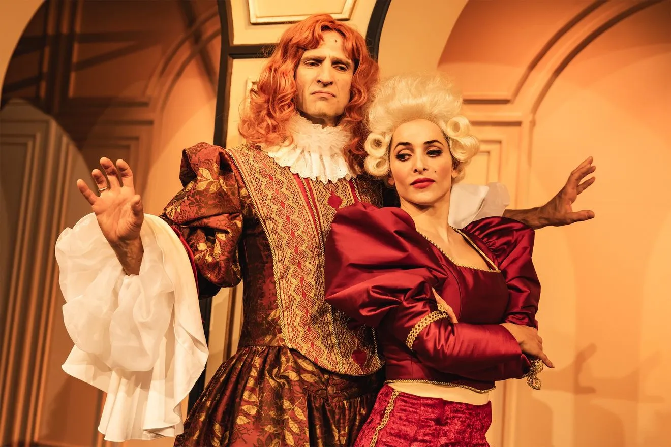 Μάξιμος Μουμούρης - Βασιλική Τρουφάκου