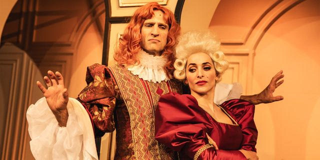 Μάξιμος Μουμούρης - Βασιλική Τρουφάκου