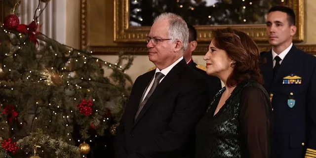 Προεδρικό Μέγαρο: Τα πρωτοχρονιάτικα κάλαντα στον Κωνσταντίνο Τασούλα