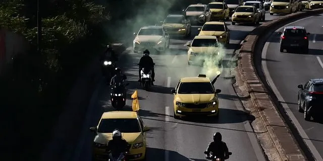 Απεργιακή συγκέντρωση και πορεία ταξί