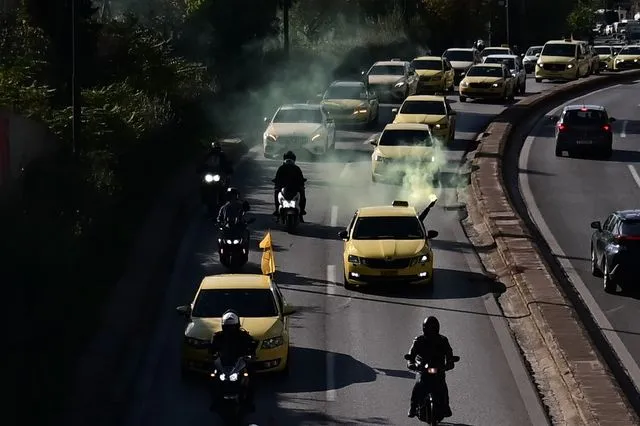 Απεργιακή συγκέντρωση και πορεία ταξί