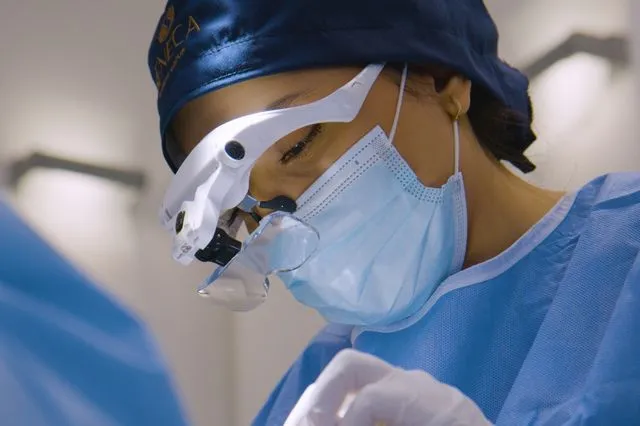 Το ελληνικό success story της Seneca στον διεθνή κλάδο της μεταμόσχευσης μαλλιών