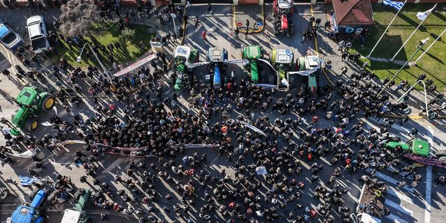 Βροντερό “παρών” των αγροτών στη Θεσσαλονίκη – Οι πρώτες αντιδράσεις στο κάλεσμα Μητσοτάκη