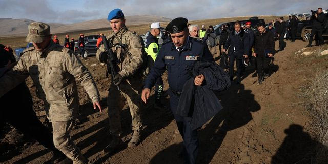 Αξιωματούχοι Τουρκίας και Λιβύης στον τόπο της αεροπορικής τραγωδίας