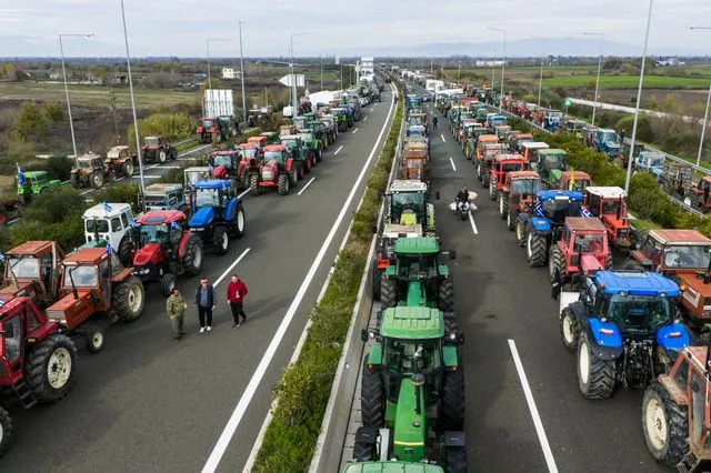 Λήψη με drone από το μπλόκο των αγροτών
