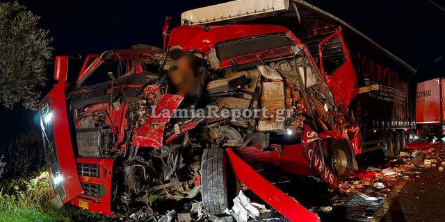 Τροχαίο με δύο νταλίκες και ΙΧ