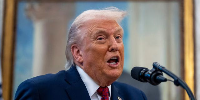 Οργή για τη χυδαία δήλωση Τραμπ κατά Ράινερ – “Τι αξιοθρήνητο σκουπίδι”