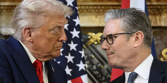 Ντόναλντ Τραμπ και Κιρ Στάρμερ