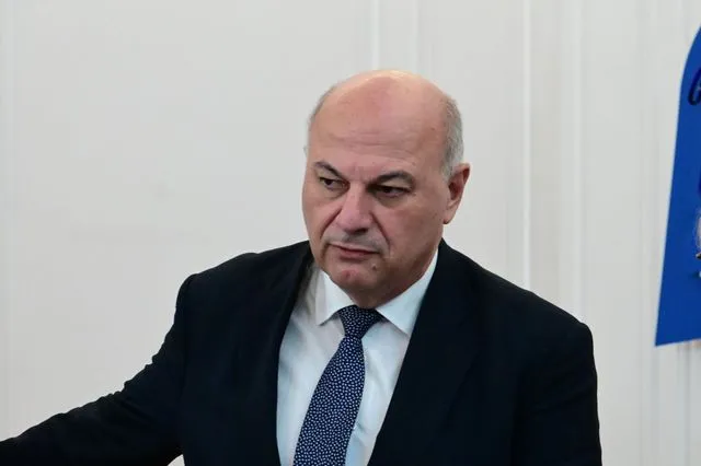 Κώστας Τσιάρας