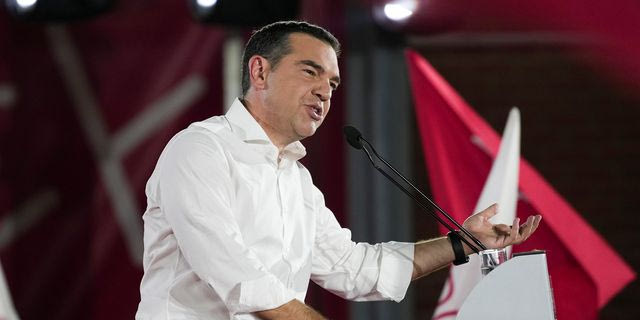 Η πέτρα του Τσίπρα στη “βιτρίνα” της πολιτικής σκηνής