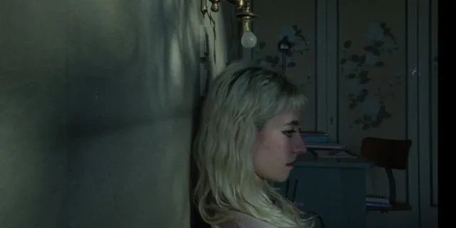 Η Αναπληρώτρια Υπουργός Υγείας υλοποιεί το πρώτο πρόγραμμα για τον αυτοτραυματισμό στους νέους