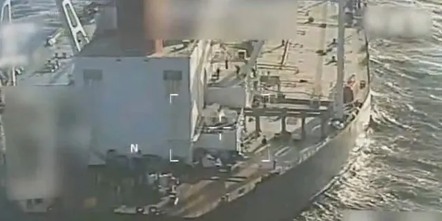 Το καταληφθέν πλοίο ανοικτά της Βενεζουέλας