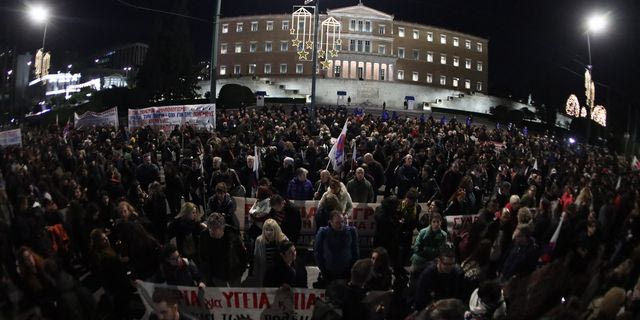 Συλλαλητήριο στο Σύνταγμα κατά της ψήφισης του προϋπολογισμού