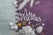 Η φράση "White Christmas" σε χριστουγεννιάτικο φόντο