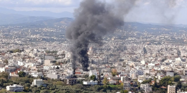 Χανιά: Φωτιά σε σπίτια στα Λενταριανά – Απομακρύνθηκαν οι κάτοικοι