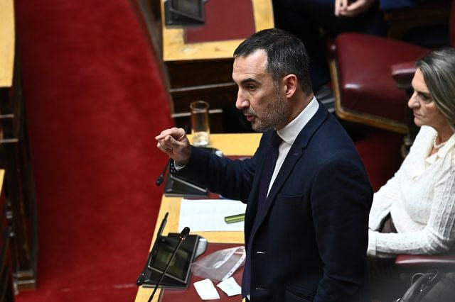 Χαρίτσης προς Φλωρίδη: “Αντί να μιλάτε, καλύτερα επικαλεστείτε το δικαίωμα σιωπής”