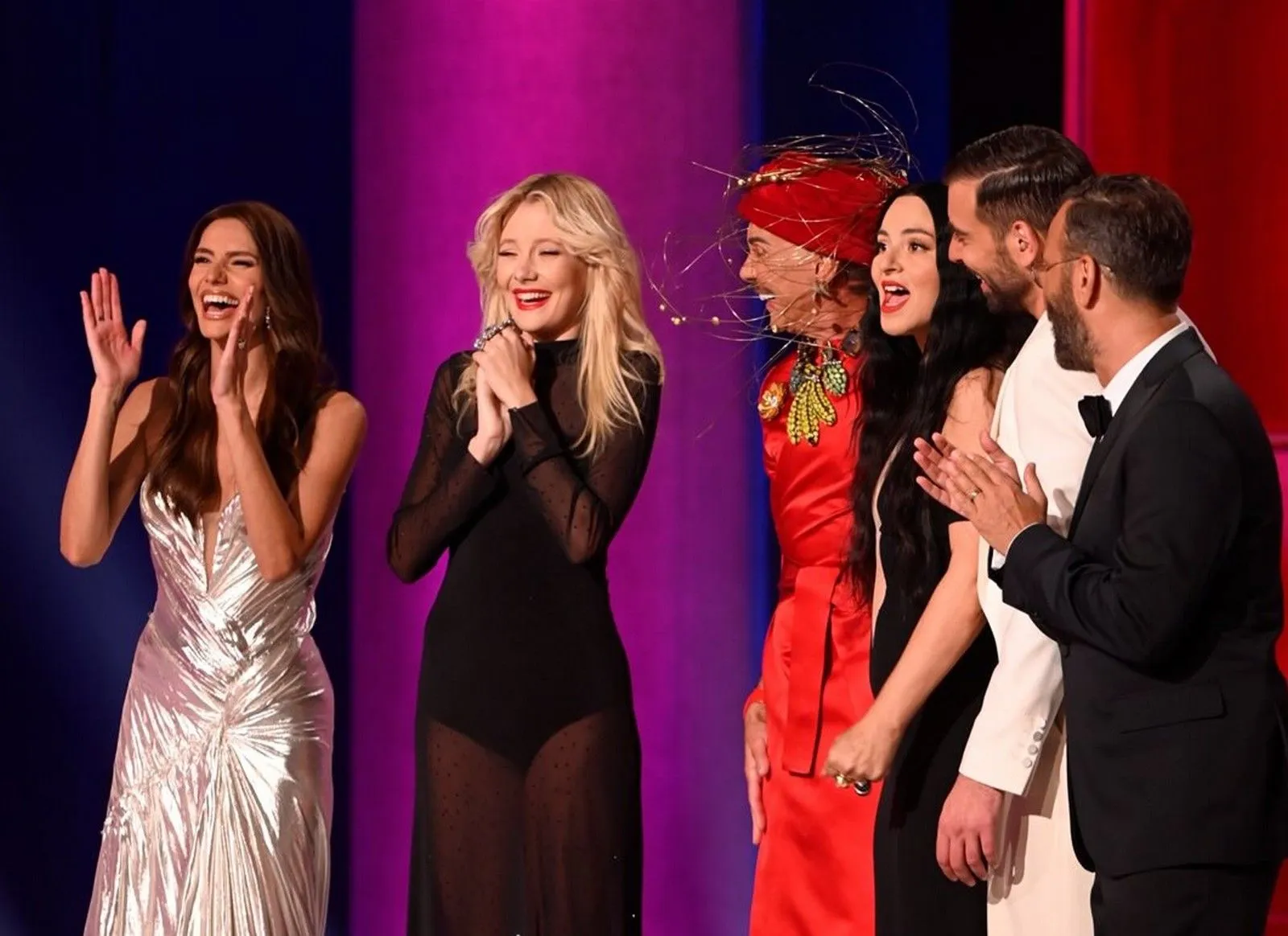 Η στιγμή που μαθαίνει ότι κέρδισε το GNTM… από την τηλεόραση