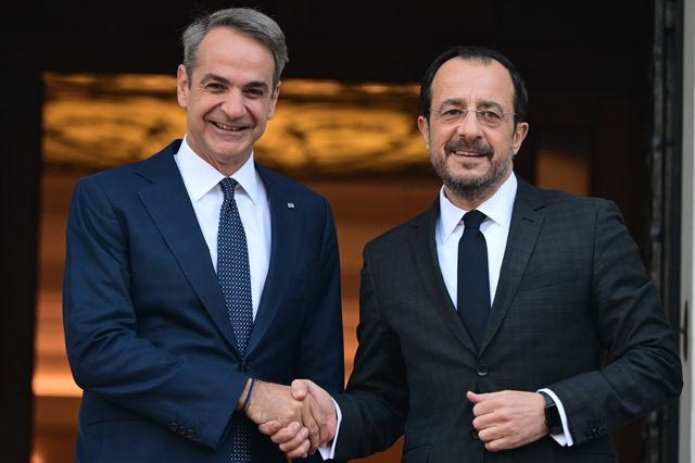 Μητσοτάκης – Χριστοδουλίδης: Συντονισμός για το Κυπριακό