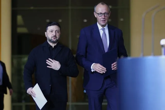 Βολοντίμιρ Ζελένσκι και Φρίντριχ Μερτς