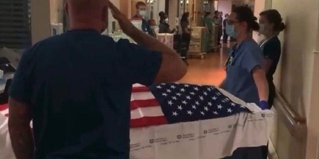 Οι συνάδελφοι του Άλεξ Πρέττι τον αποχαιρέτησαν με τιμές – Βίντεο