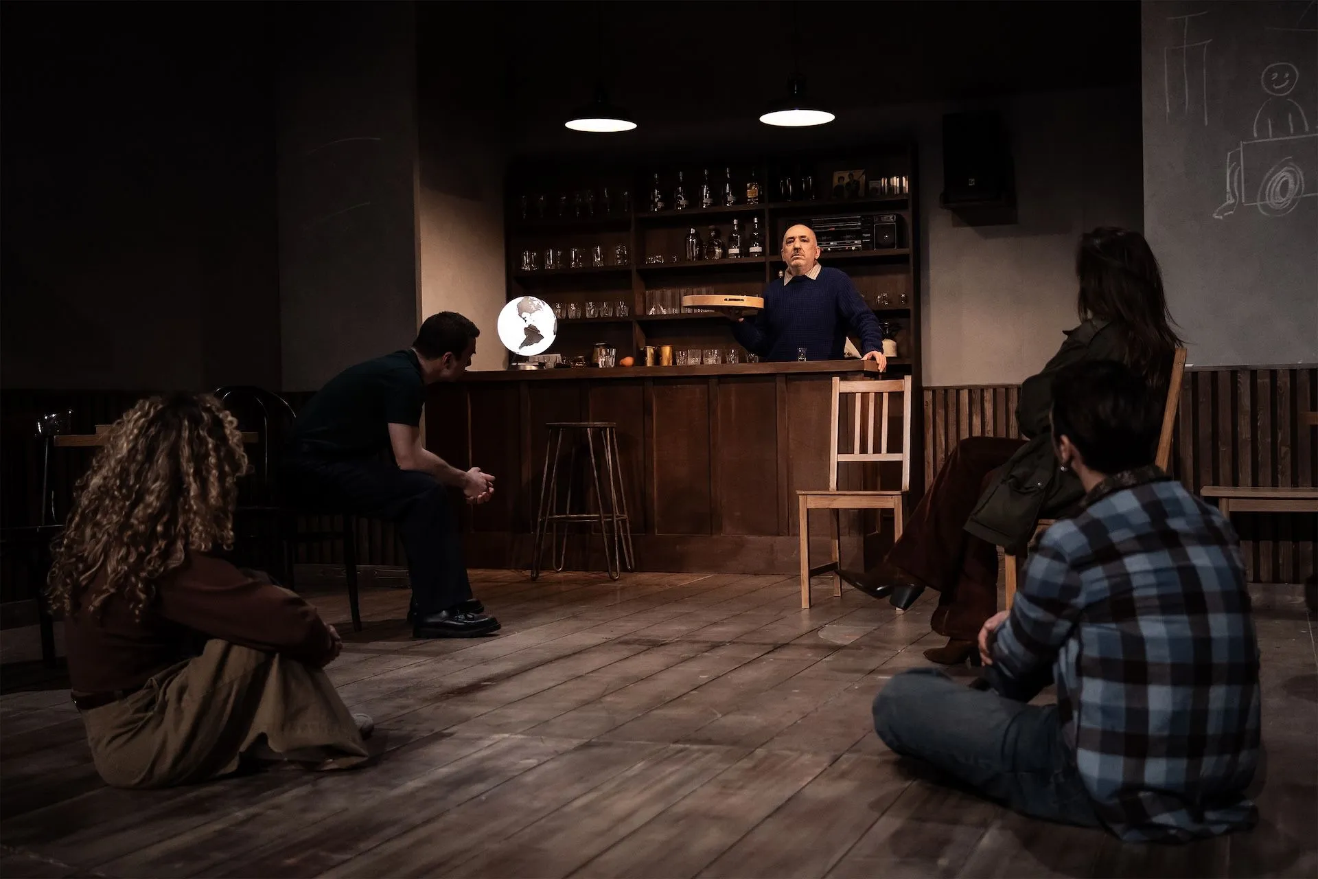 «Δύο ή τρία πράγματα που ξέρω γι’ αυτόν» Το νέο έργο του Ανέστη Αζά