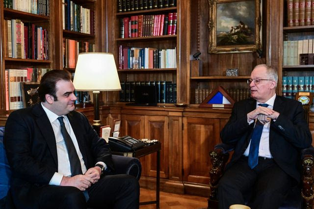 Συνάντηση του Προέδρου της Δημοκρατίας Κώστα Τασούλα με τον Υπουργό Εθνικής Οικονομίας και Οικονομικών και Πρόεδρο του Eurogroup Κυριάκο Πιερρακάκη, στο Προεδρικό Μέγαρο, Δευτέρα 12 Ιανουαρίου 2026.