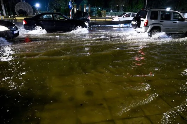 Άλιμος: Πλημμύρα και πάλι εκεί που εκκρεμεί αντιπλημμυρικό τα τελευταία 14 χρόνια