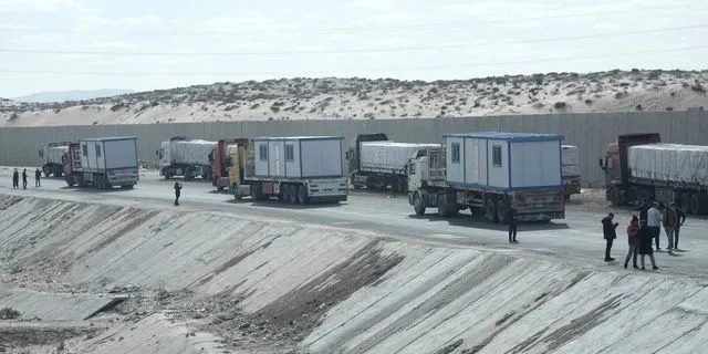 Το Ισραήλ αναγγέλλει “περιορισμένο ξανάνοιγμα” της διέλευσης στη Ράφα