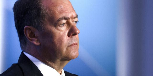 Μεντβέντεφ: Παράνομες αλλά συνεπείς ως προς τα συμφέροντα των ΗΠΑ οι ενέργειες Τραμπ στην Βενεζουέλα