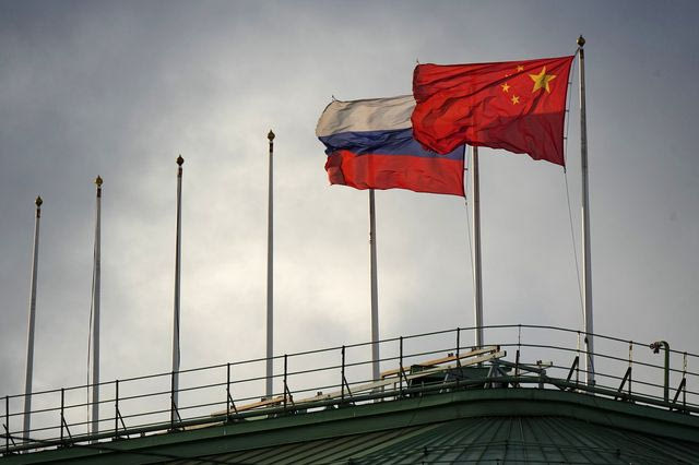 Συμφωνία Κίνας – Ρωσίας για στενότερους αμυντικούς δεσμούς
