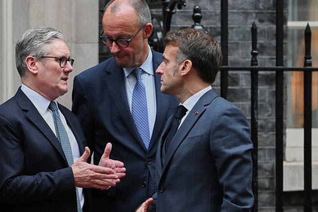 Μακρόν, Στάρμερ και Μερτς καταδικάζουν τη δολοφονία διαδηλωτών στο Ιράν