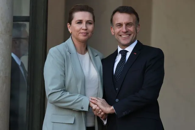Ο Μακρόν συναντιέται με τους πρωθυπουργούς Δανίας και Γροιλανδίας στο Παρίσι