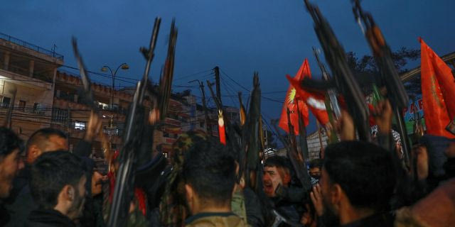 Ο συριακός στρατός ζητά από τους Κούρδους να παραδώσουν τα όπλα