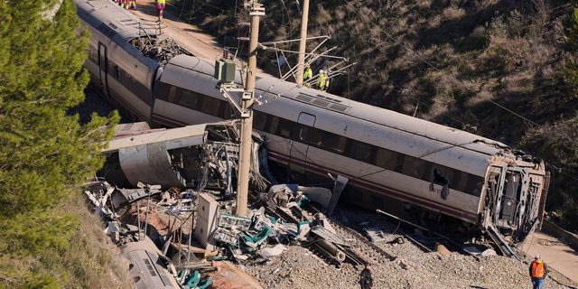 Ισπανία: Στους 45 οι νεκροί του δυστύχηματος – Υπό εξέταση το σιδηροδρομικό δίκτυο