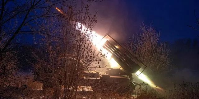 FT: Το αντάλλαγμα που ζητούν οι ΗΠΑ για τις εγγυήσεις ασφαλείας στην Ουκρανία