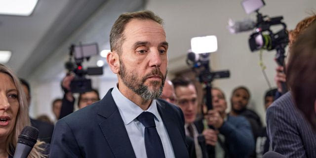 Τζακ Σμιθ: “Ο Τραμπ επιχείρησε παρανόμως να ανατρέψει τα αποτελέσματα των εκλογών”