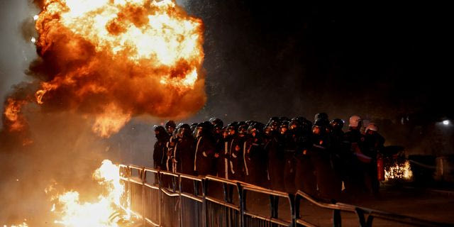 Αλβανία: Σοβαρά επεισόδια στα Τίρανα – Διαδηλώσεις κατά του Ράμα
