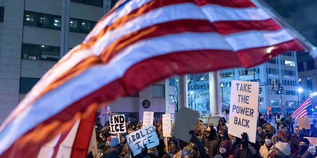 ΗΠΑ: Ομοσπονδιακός δικαστής απαγόρευσε την κράτηση νόμιμων προσφύγων